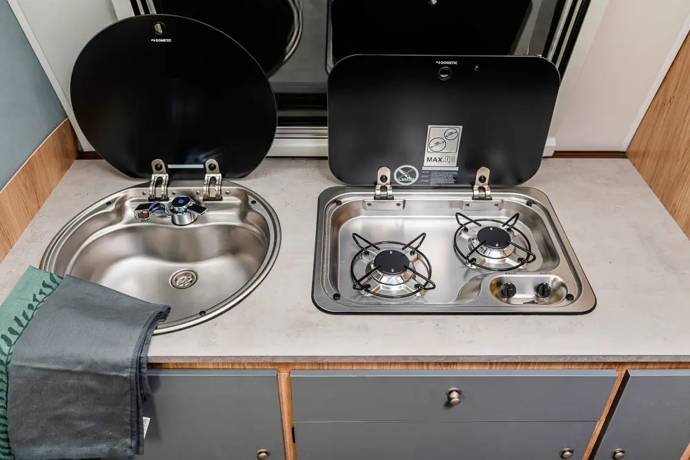 Niewiadow Wohnwagen mit Küche Niewiadow Wohnwagen mit Küche